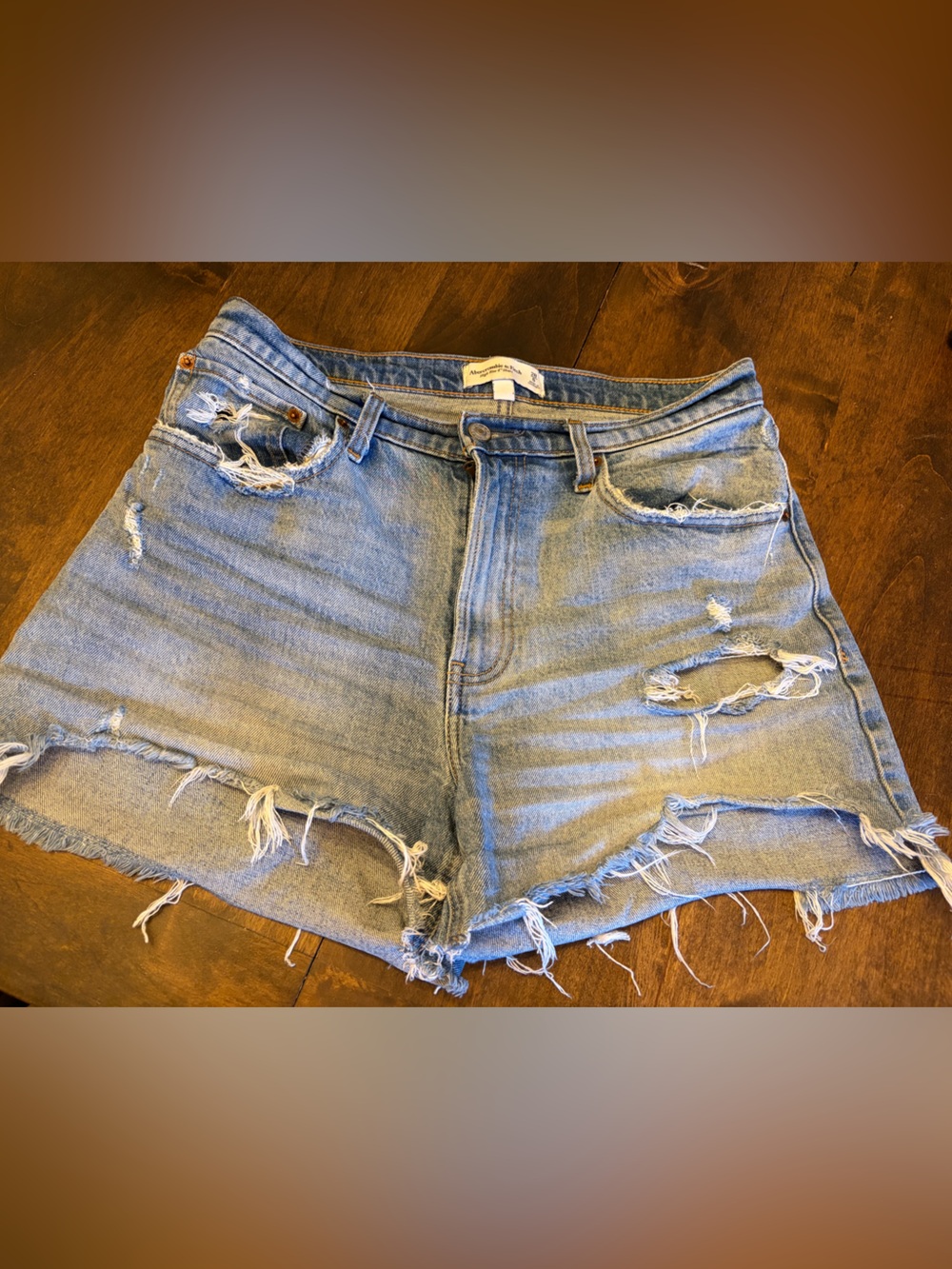 Abercrombie & Fitch high rise 4in short. Curve love